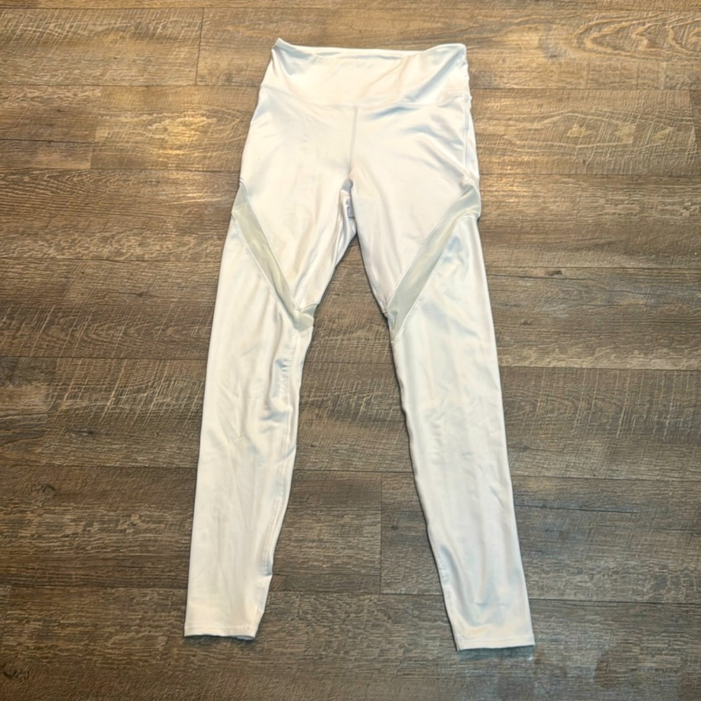 Forever 21 women’s small leggings white